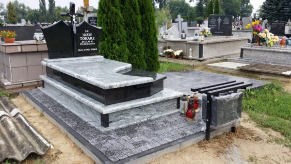 Nagrobek Tomaszów Viscont White